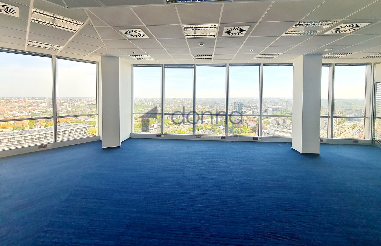 Pronájem kanceláře 208 m² – fotografie 3