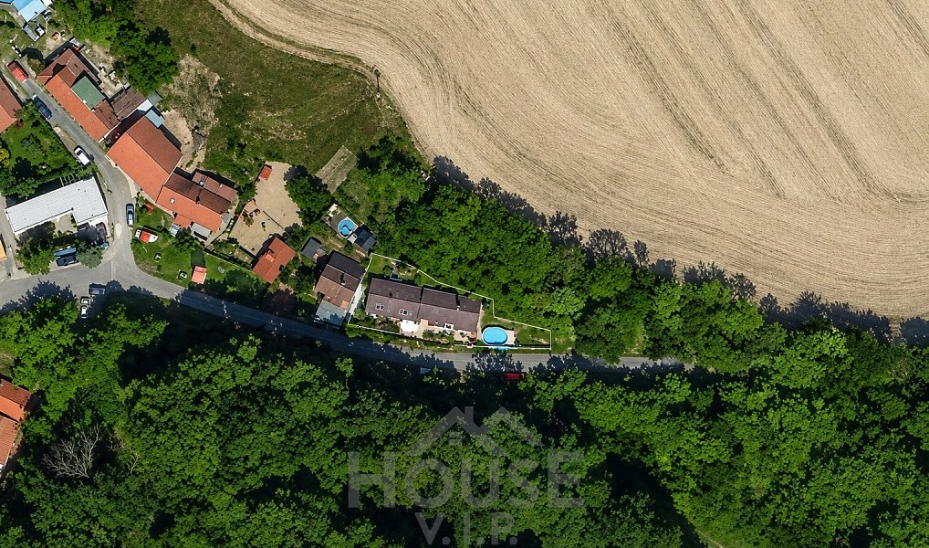 Prodej domu 206 m² s pozemkem 420 m², Sluštice – náhled fotky 2