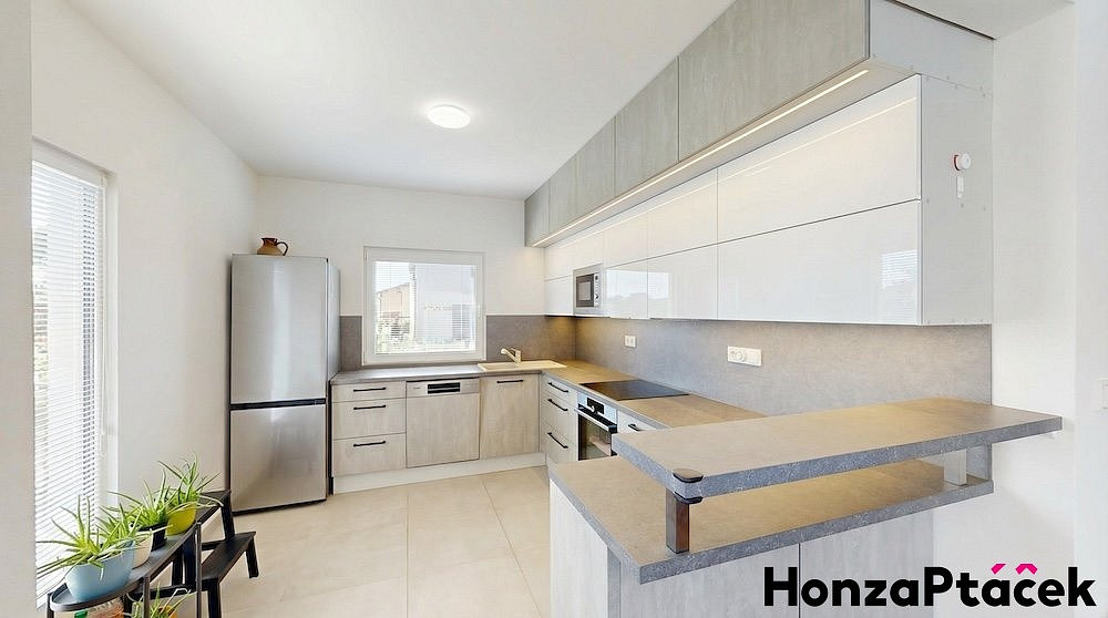 Prodej domu 96 m² s pozemkem 293 m² — photo 2