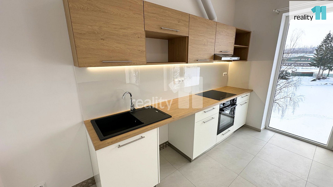 Pronájem bytu 2+kk 61 m² – fotografie 3