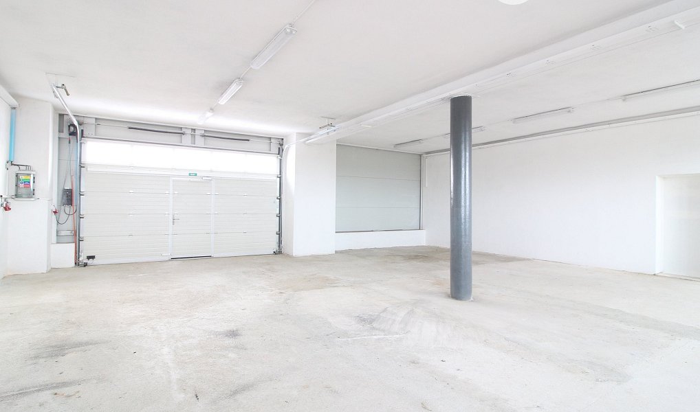 Pronájem výrobních prostor 246 m², Ivančice – náhled fotky 4