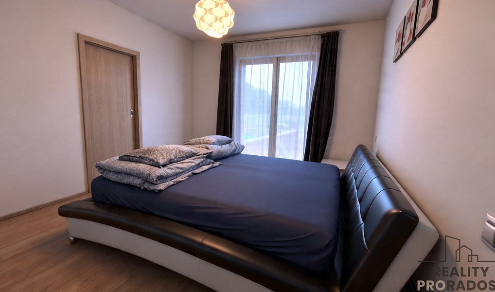Prodej domu 125 m² s pozemkem 861 m², Jesenice – náhled fotky 9