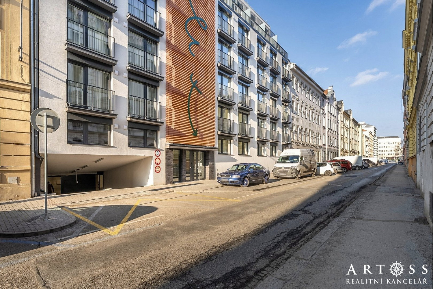 Pronájem garážového stání 13 m2, Brno - ulice Vlhká