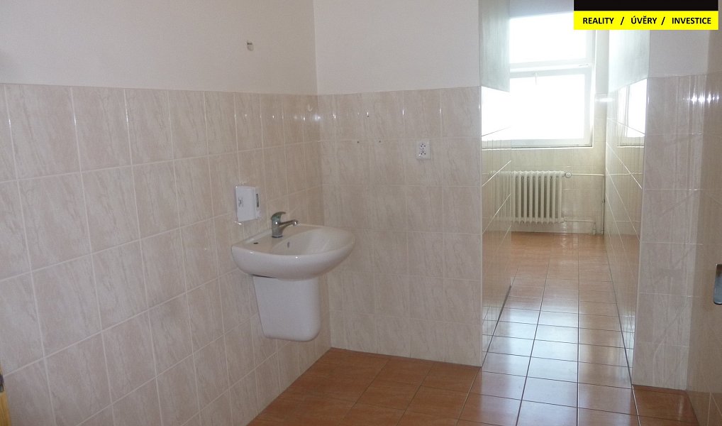 Pronájem kanceláře 342 m², Opava – náhled fotky 16