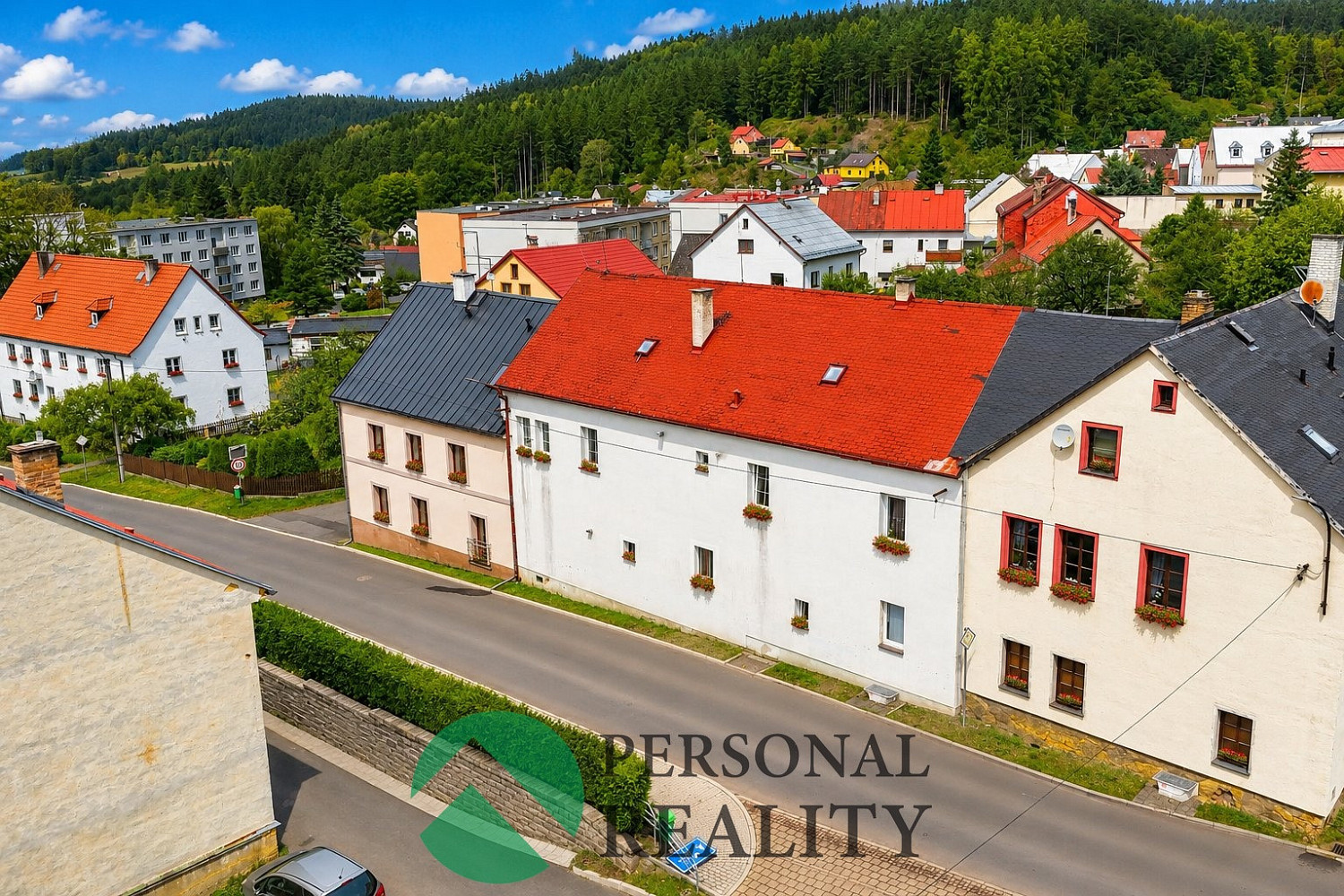 Prodej domu 250 m² s pozemkem 188 m² – fotografie 2