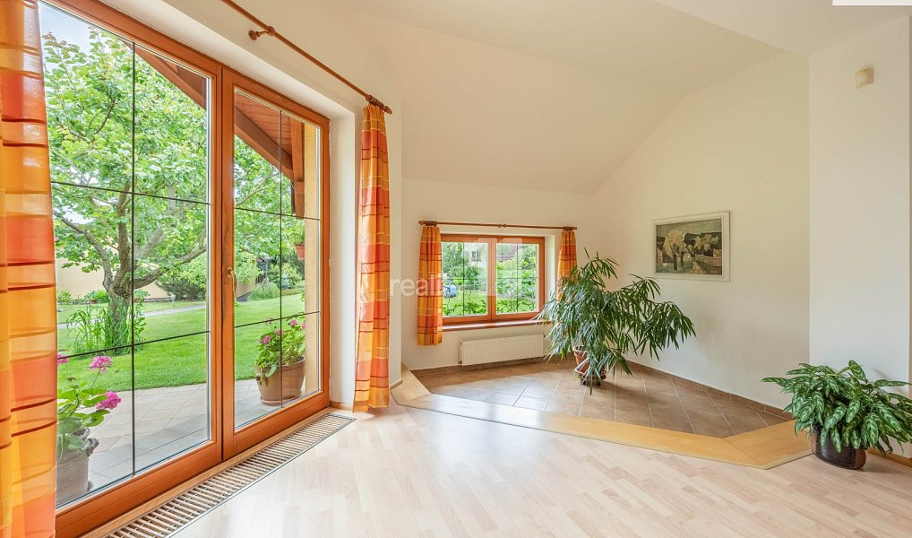 Prodej domu 200 m² s pozemkem 1 008 m², Kamenice – náhled fotky 32