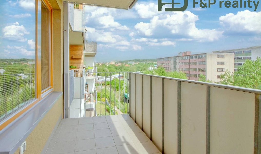 Pronájem bytu 1+kk 35 m², Praha – náhled fotky 9