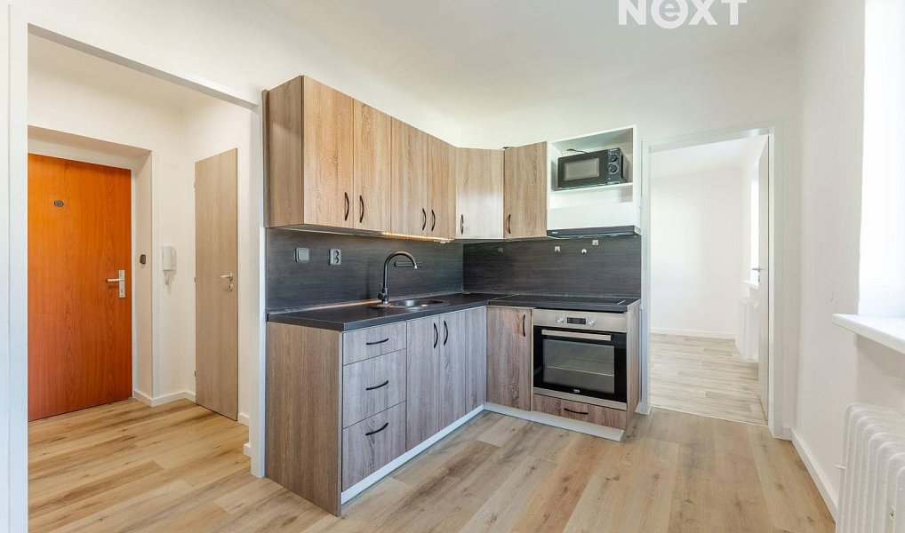 Pronájem bytu 2+1 44 m², Stochov – fotka 1 z 16