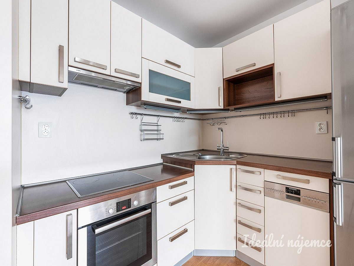 Pronájem bytu 3+kk 67 m² – fotografie 2
