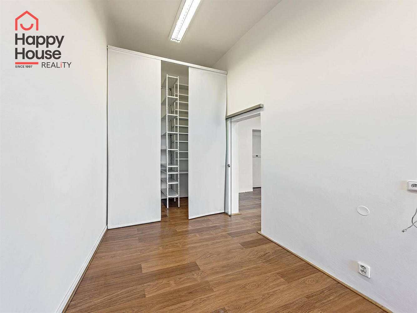 Pronájem kanceláře 47 m² – fotografie 5