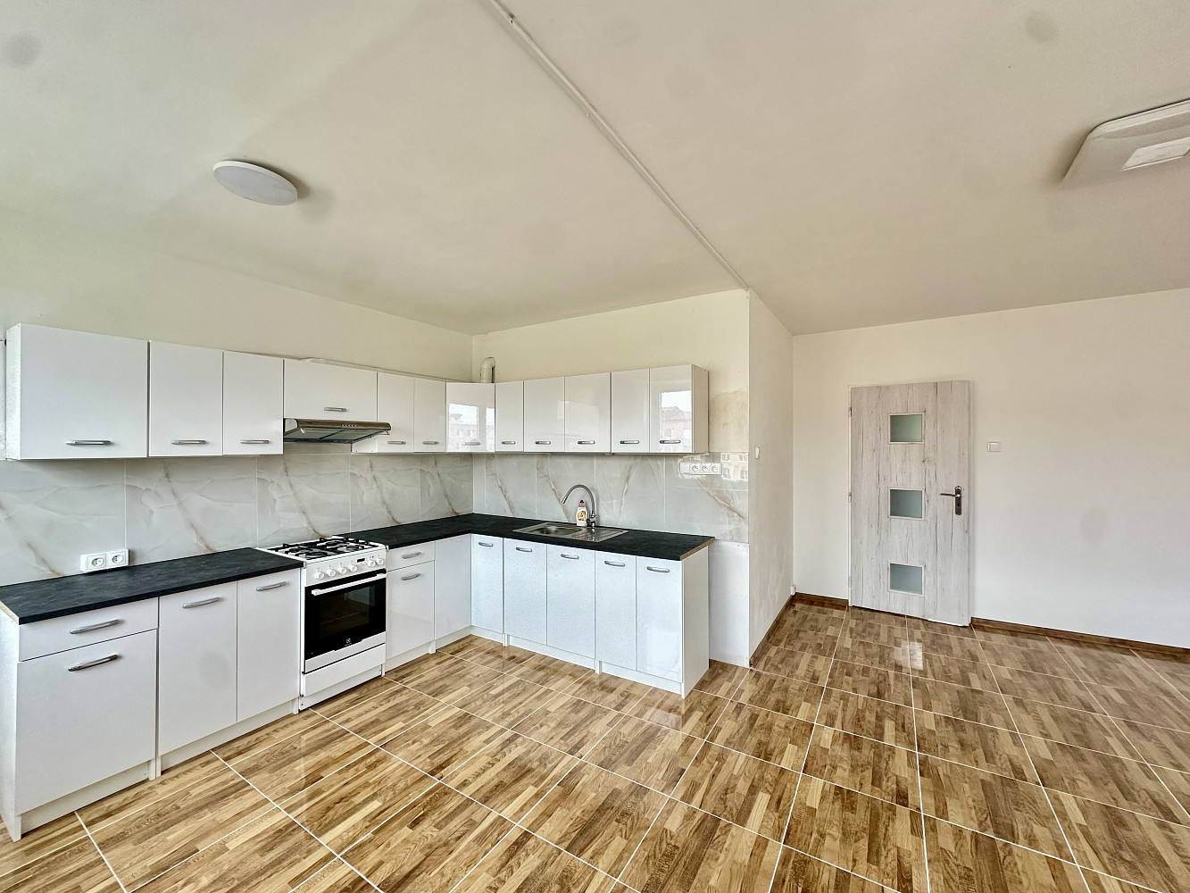 Pronájem bytu 3+1 62 m² — photo 3