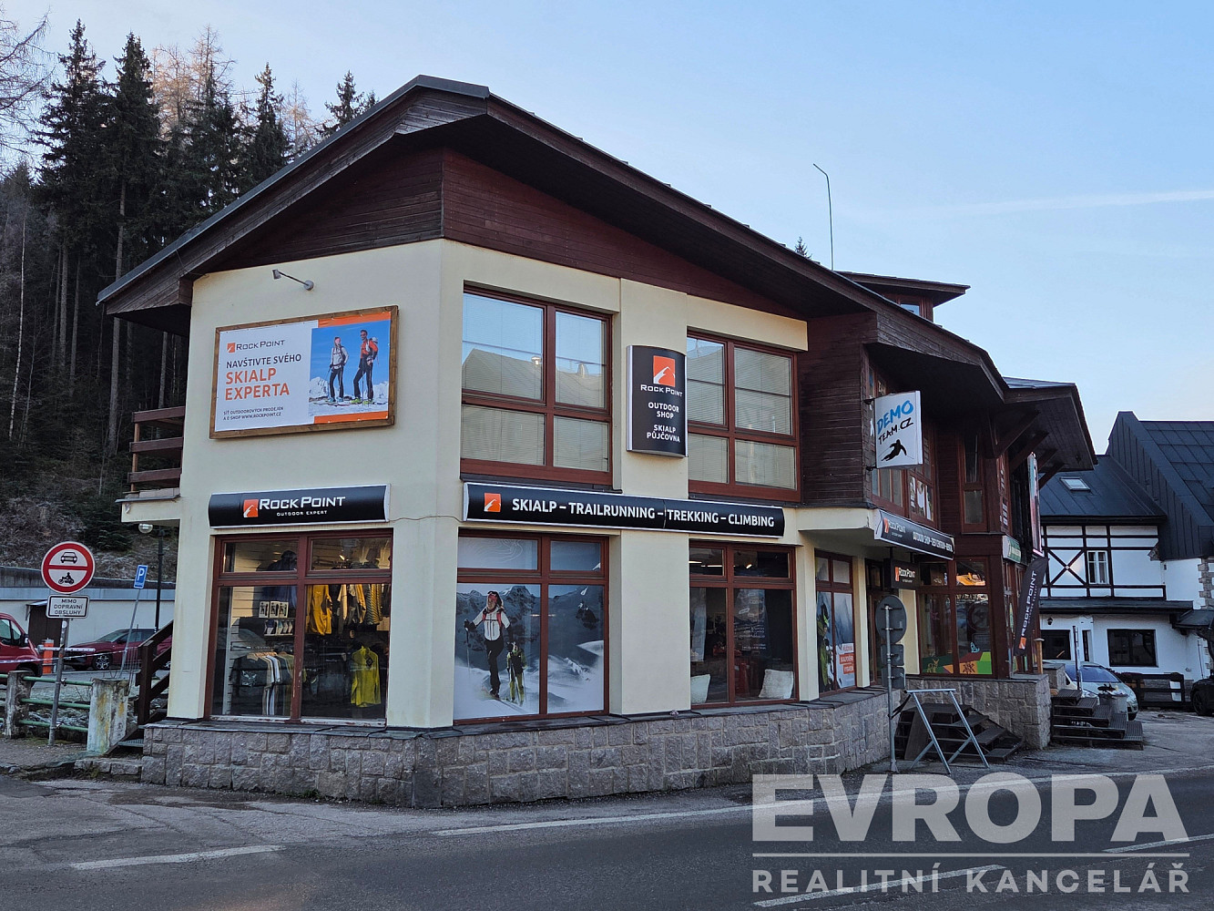Pronájem obchodních prostor 170 m²
