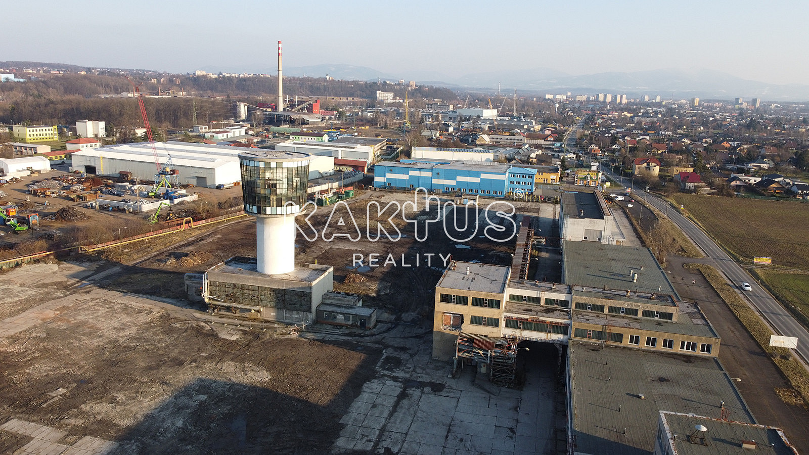 Pronájem komerčního objektu (jiného typu) 8 000 m² — photo 2