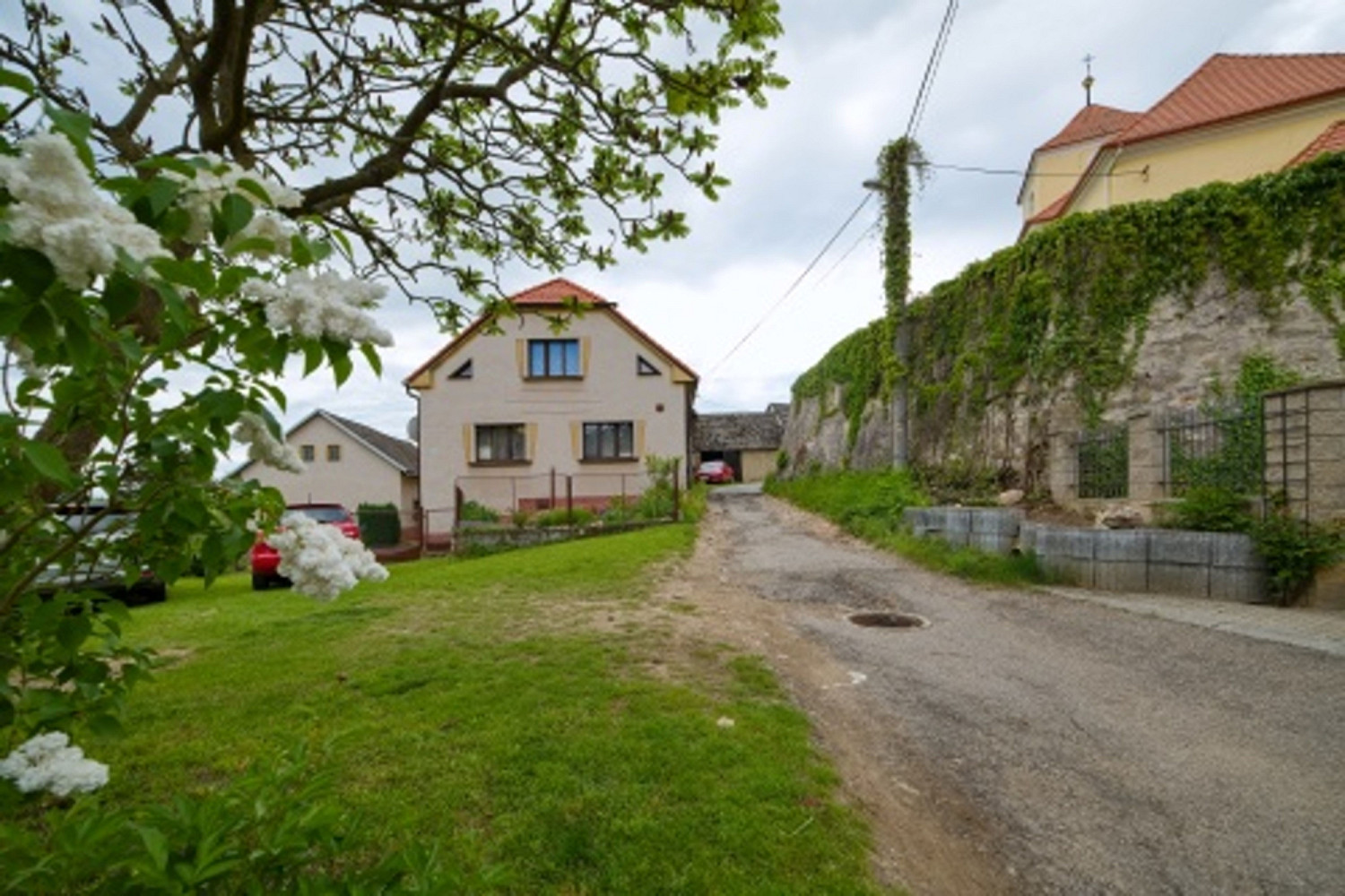 Prodej domu 255 m² s pozemkem 3 631 m² – fotografie 2