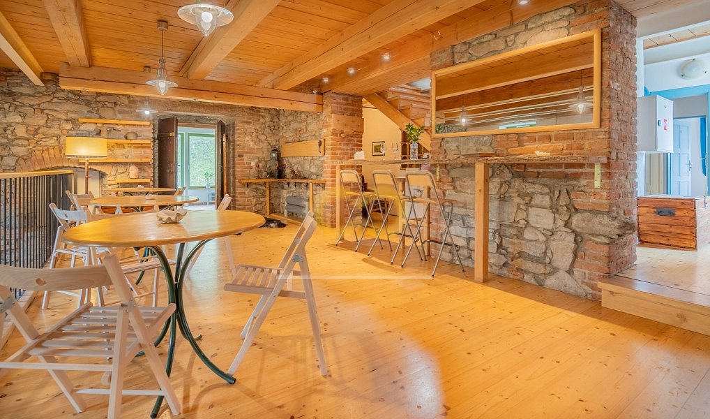 Prodej domu 590 m² s pozemkem 5 200 m², Uzeničky – náhled fotky 11