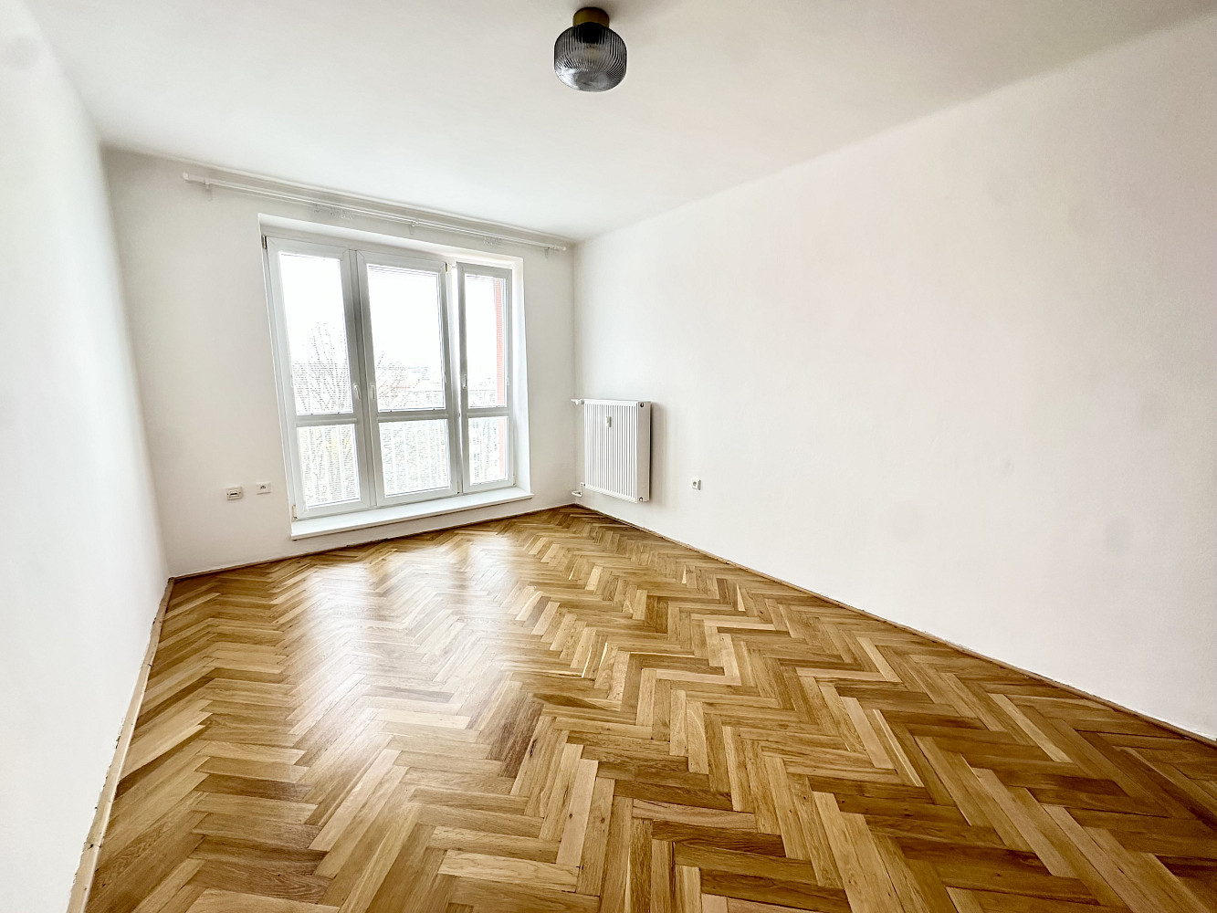 Pronájem bytu 2+1 55 m² – pohled 4