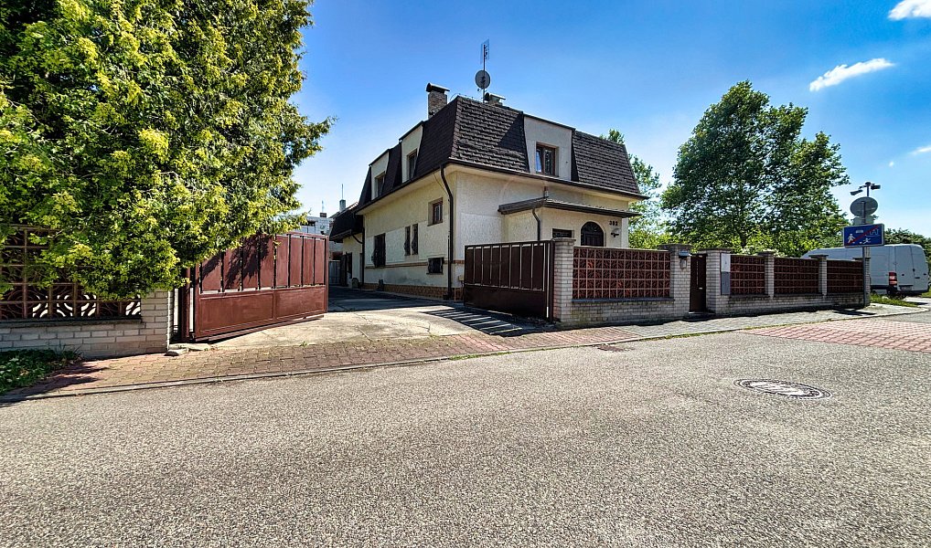 Prodej domu 184 m² s pozemkem 505 m², Praha – náhled fotky 35