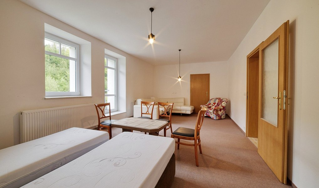 Prodej ubytovacího objektu 899 m², Mariánské Lázně – náhled fotky 38
