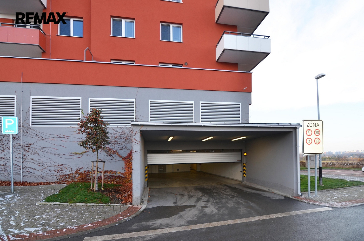 Pronájem garážového stání 16 m2, praha 5 — photo 2