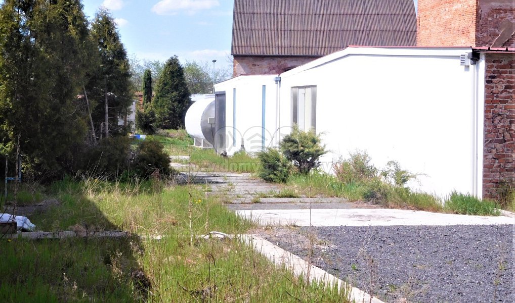 Prodej výrobních prostor 1 560 m², Očihov – náhled fotky 11
