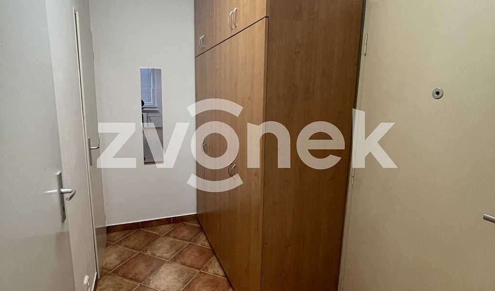 Pronájem bytu 1+kk 28 m², Zlín – náhled fotky 7