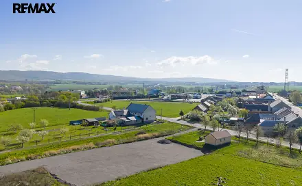 Prodej komerčního pozemku 3 714 m², Přáslavice, okres Olomouc