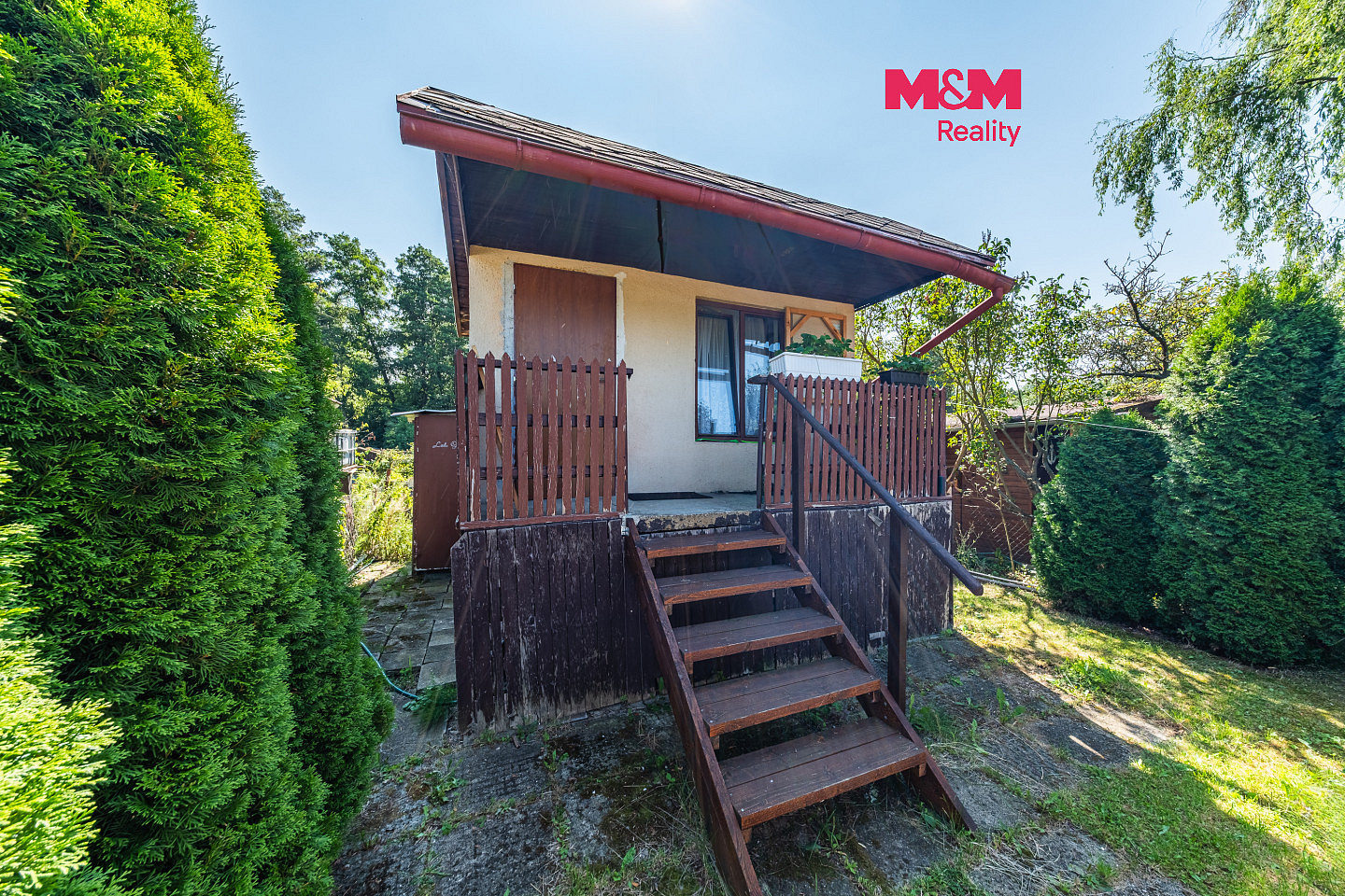Land, 304 m²