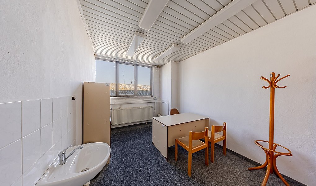 Pronájem kanceláře 14 m², Uherské Hradiště – náhled fotky 2