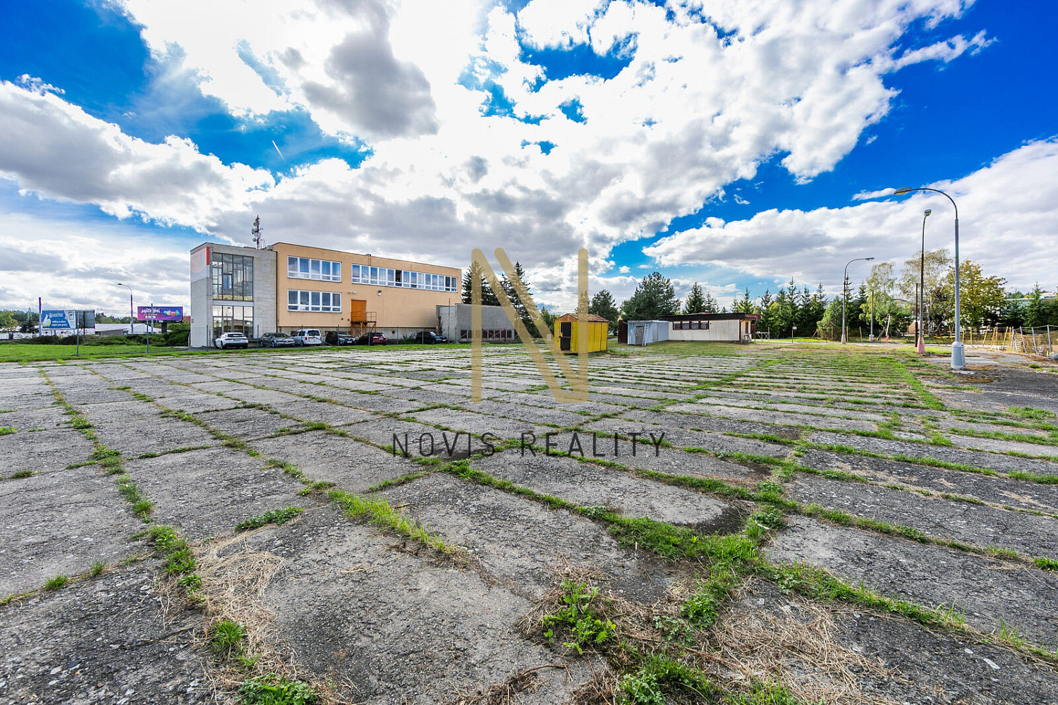 Pronájem komerčního pozemku 1 500 m² – fotografie 3
