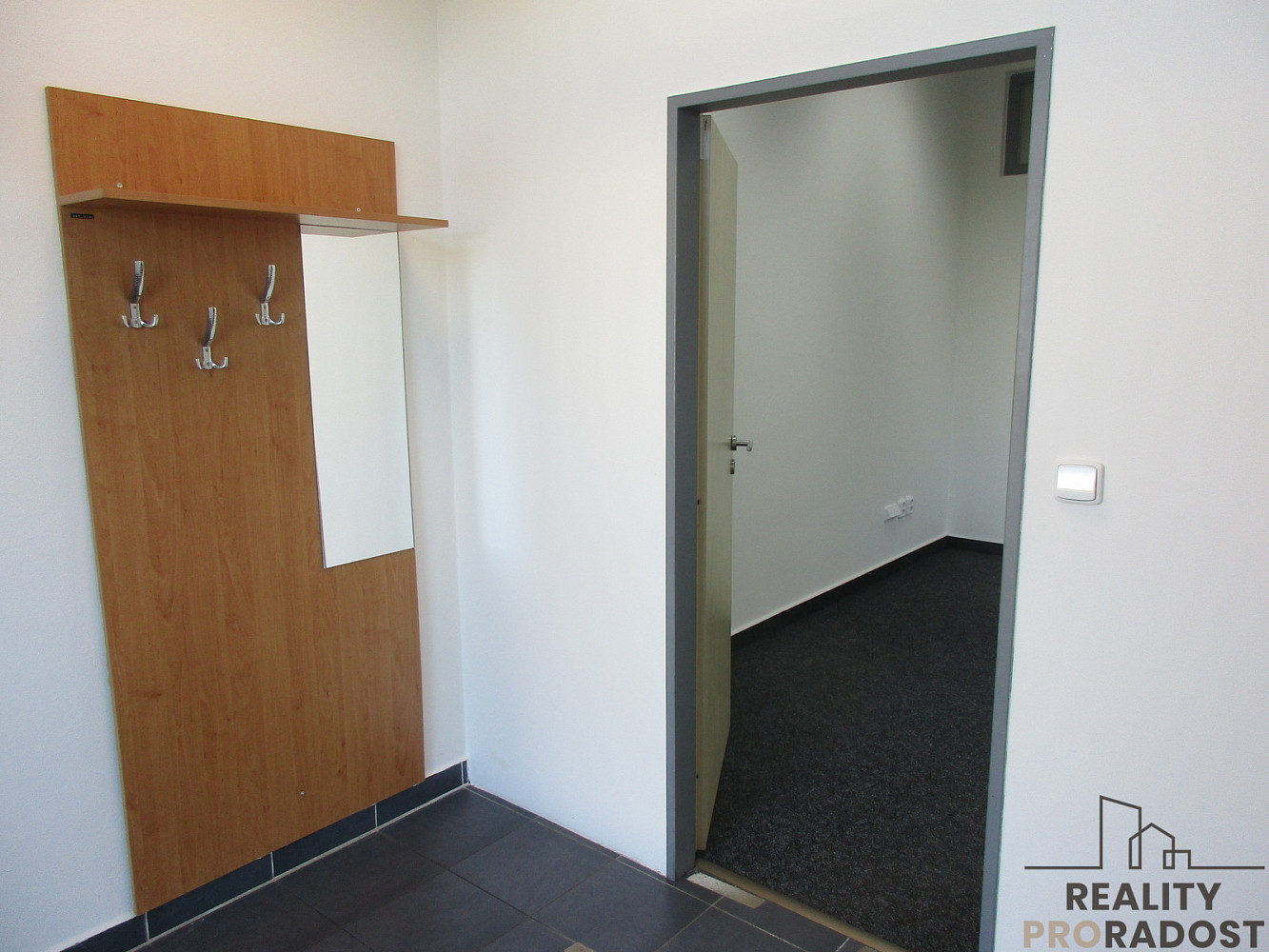 Pronájem kanceláře 105 m² – fotografie 5