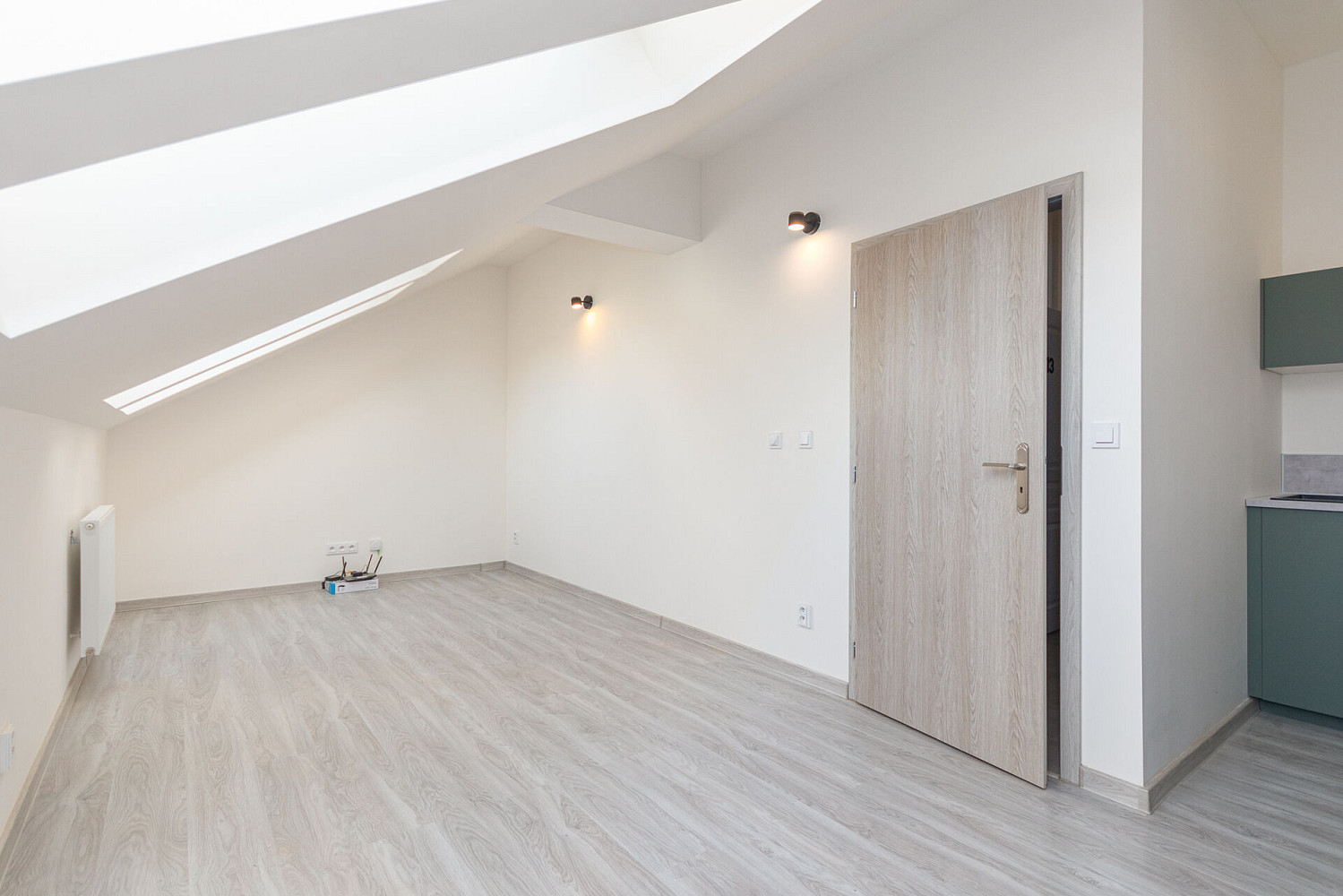 Pronájem bytu 1+kk 30 m² – fotografie 2