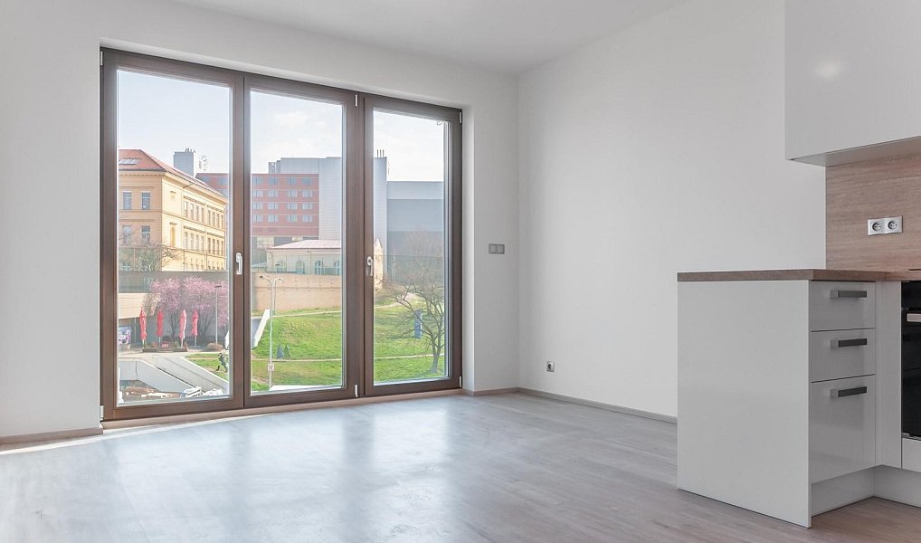 Pronájem bytu 1+kk 28 m², Praha – náhled fotky 13