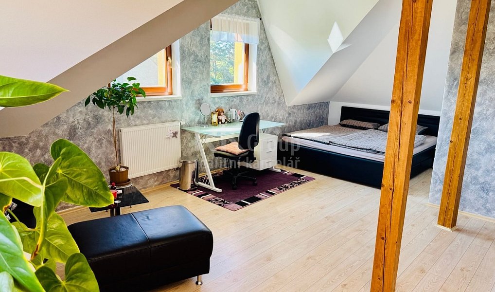 Prodej domu 213 m² s pozemkem 682 m², Velká Hleďsebe – náhled fotky 20