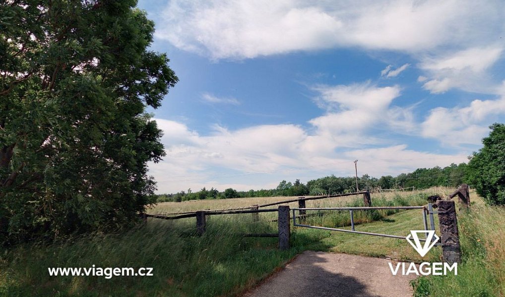 Prodej komerčního pozemku 1 709 m², Olšany – náhled fotky 2