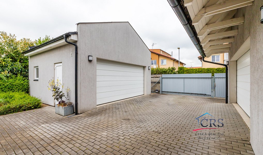 Prodej domu 310 m² s pozemkem 1 176 m², Hostivice – náhled fotky 7