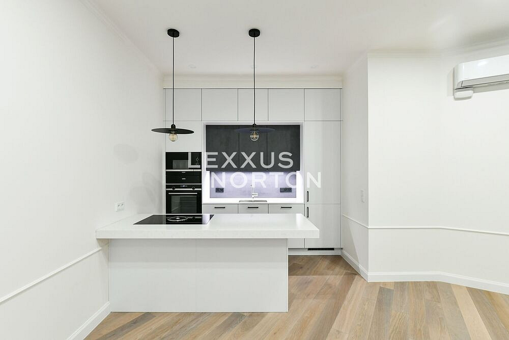 Pronájem bytu 4+kk 118 m² — photo 3