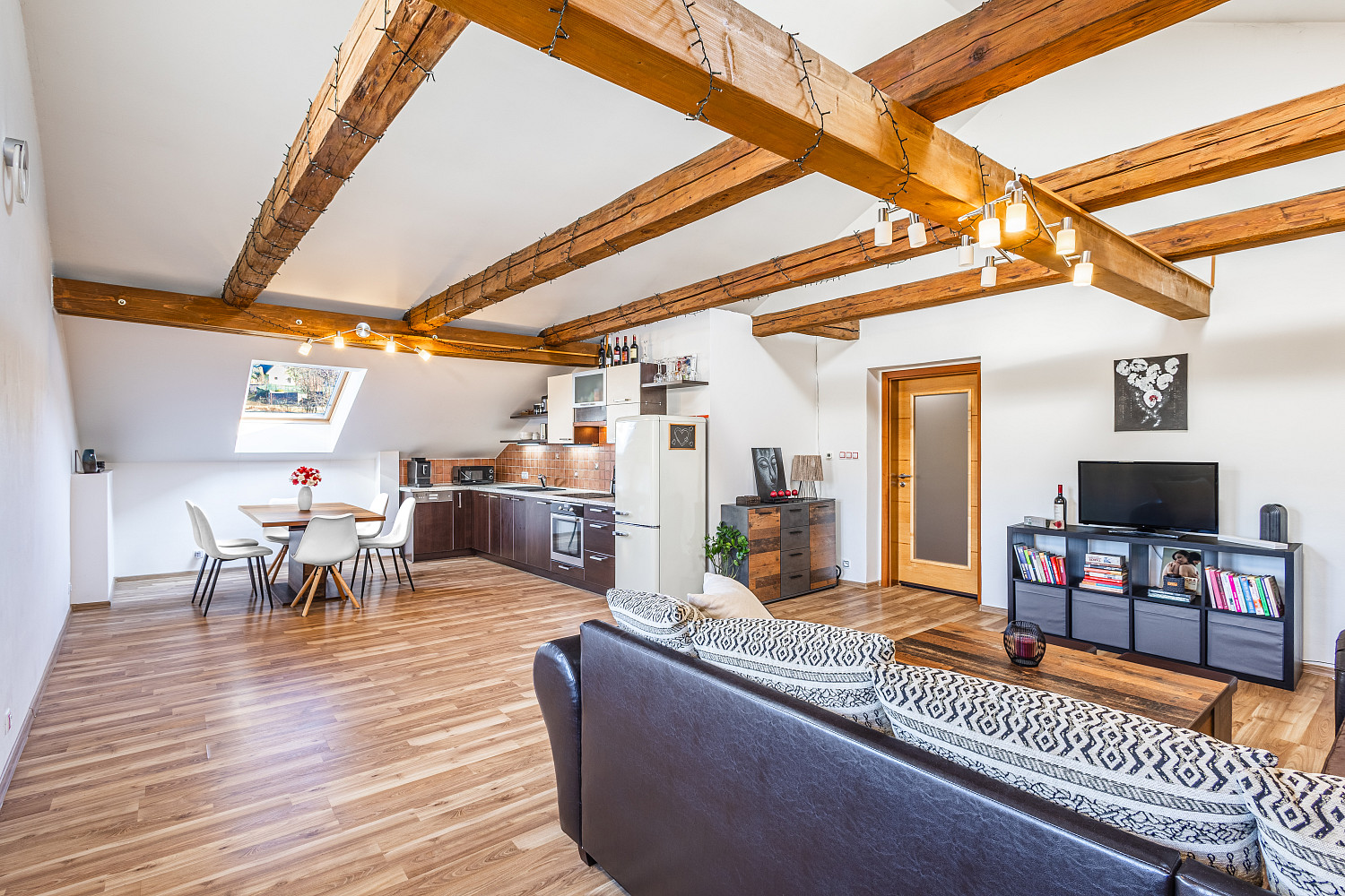 Prodej bytu 2+kk 83 m² – pohled 6