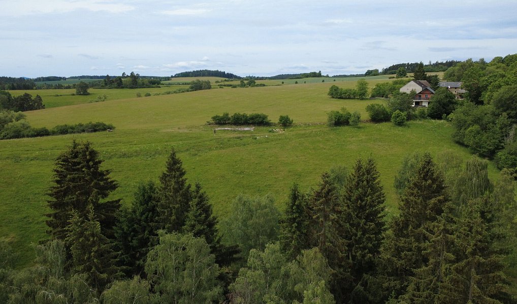 Prodej stavebního pozemku 1 218 m², Planá – náhled fotky 13