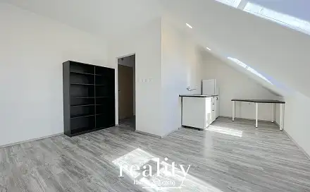 Pronájem bytu 1+kk 27 m², Smetanova, Znojmo