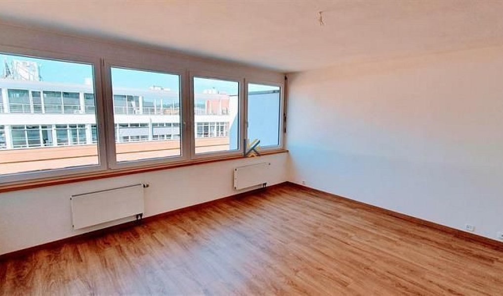 Pronájem kanceláře 193 m², Praha – náhled fotky 4