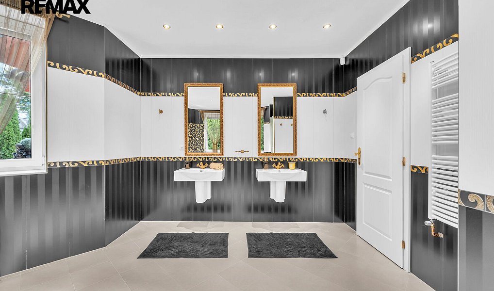 Prodej domu 285 m² s pozemkem 968 m², Šestajovice – náhled fotky 19