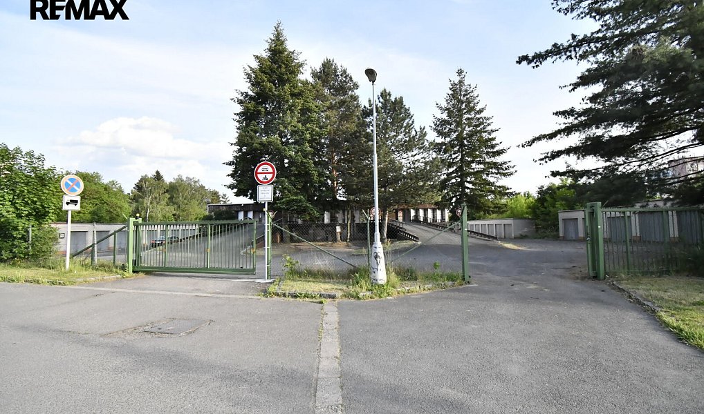 Prodej garážového stání 13 m2, ulice Mrštíkova - Hradec Králové, Hradec Králové – náhled fotky 9