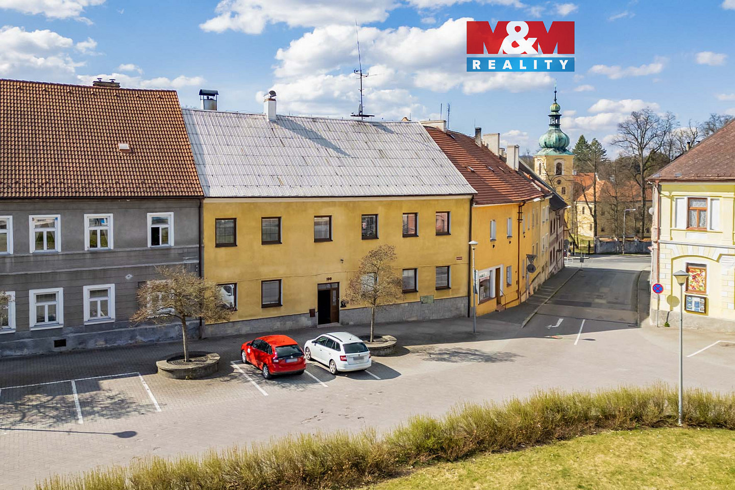 Prodej nájemního domu, činžáku 235 m²
