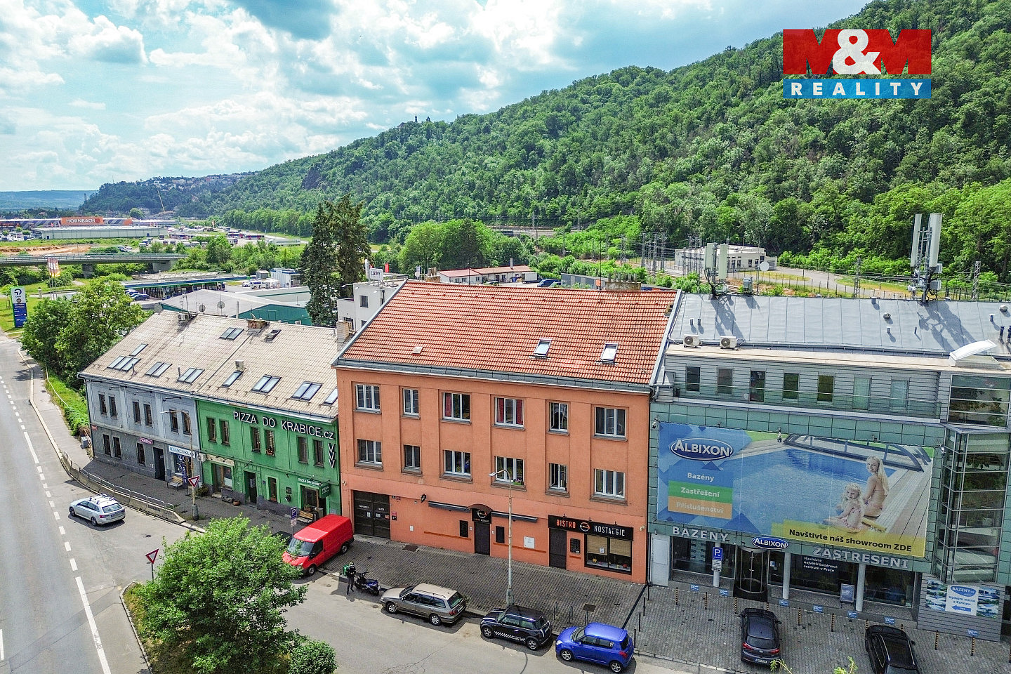 Prodej nájemního domu, činžáku 560 m² — photo 2