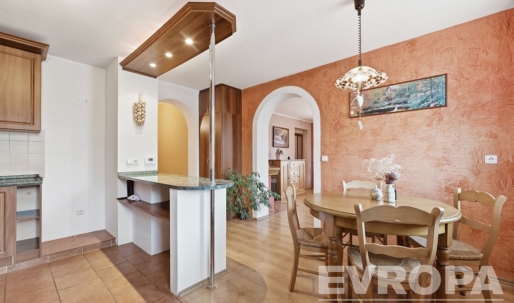 Prodej domu 155 m² s pozemkem 1 058 m², Roudnice – náhled fotky 5