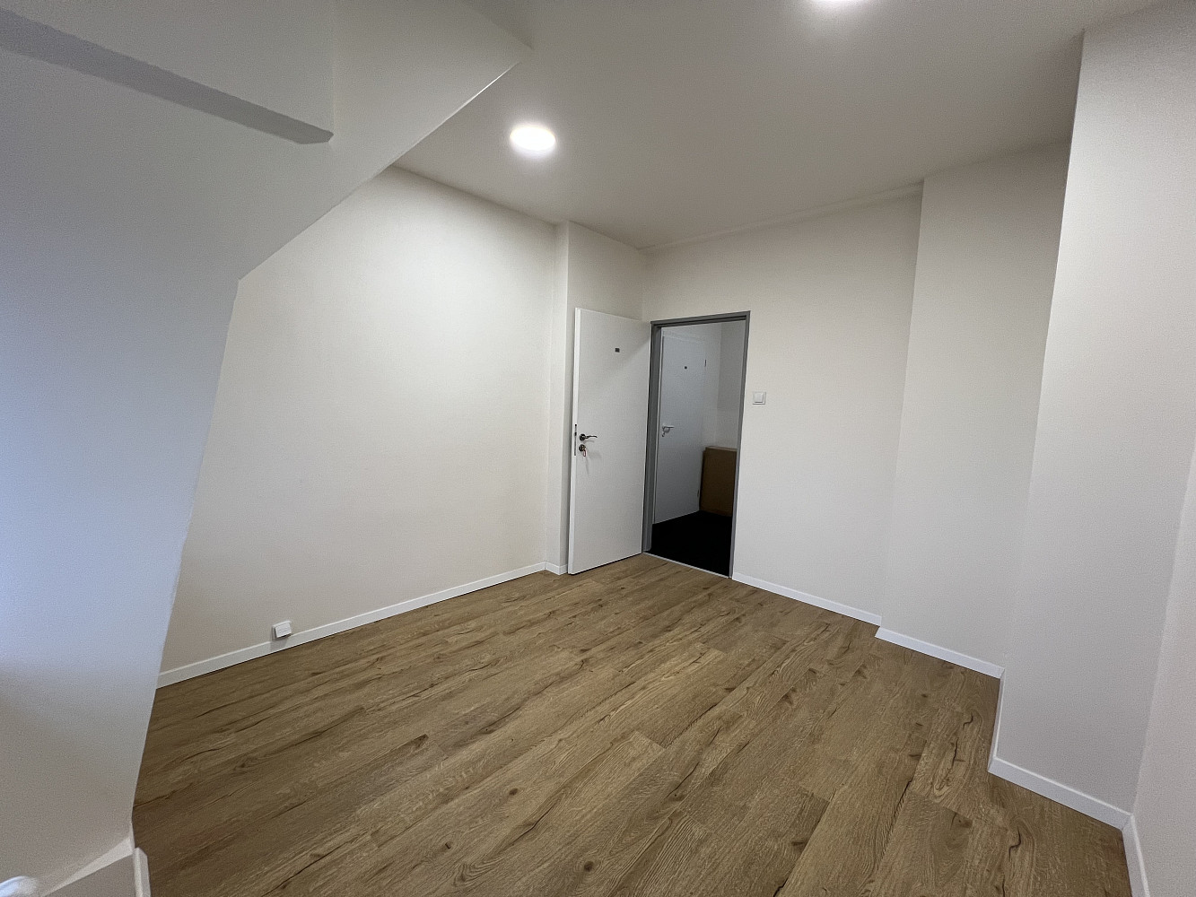Pronájem kanceláře 10 m² — photo 2