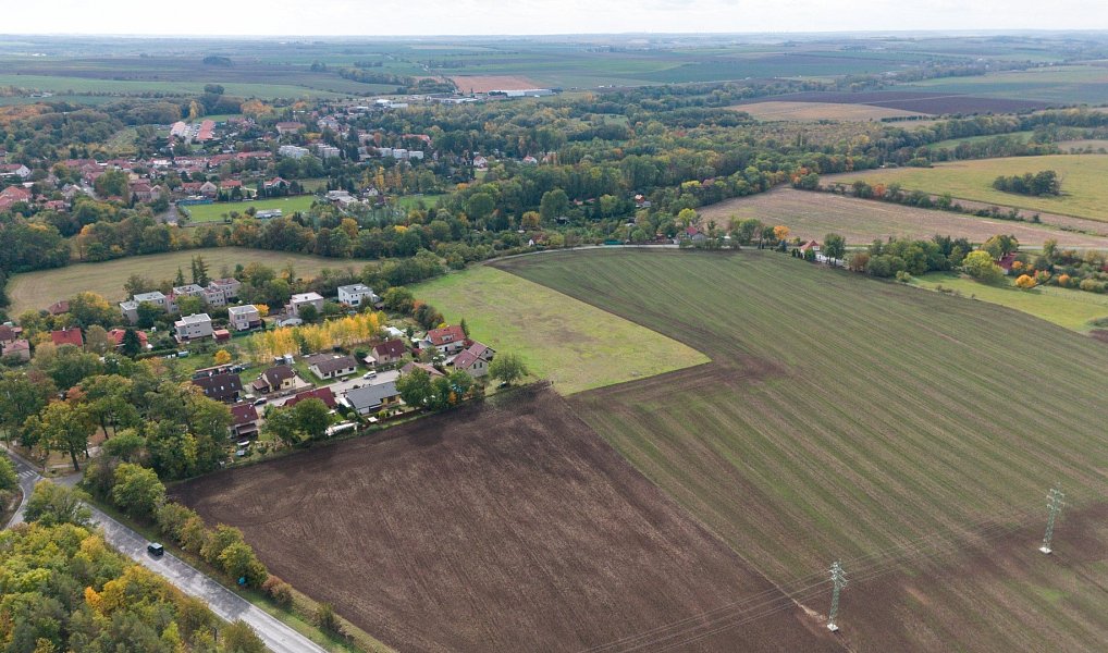 Prodej stavebního pozemku 12 678 m², Velvary – náhled fotky 2