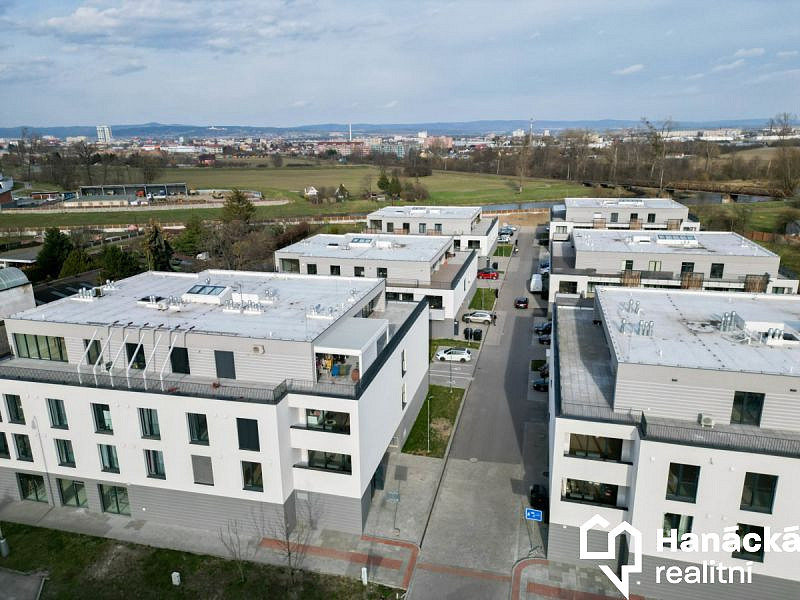 Pronájem garážového stání v Olomouci, ul. Věry Pánkové