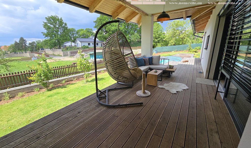 Prodej domu 157 m² s pozemkem 1 047 m², Sulice – náhled fotky 30