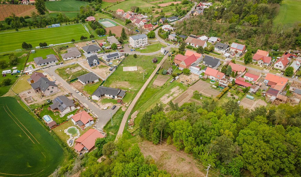 Prodej stavebního pozemku 1 019 m², Holedeč – náhled fotky 8